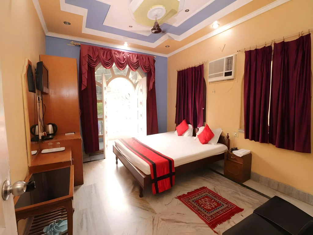 New Hotel White Palace