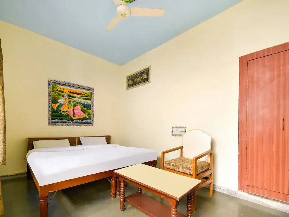 SPOT ON 36985 Praful Palaces