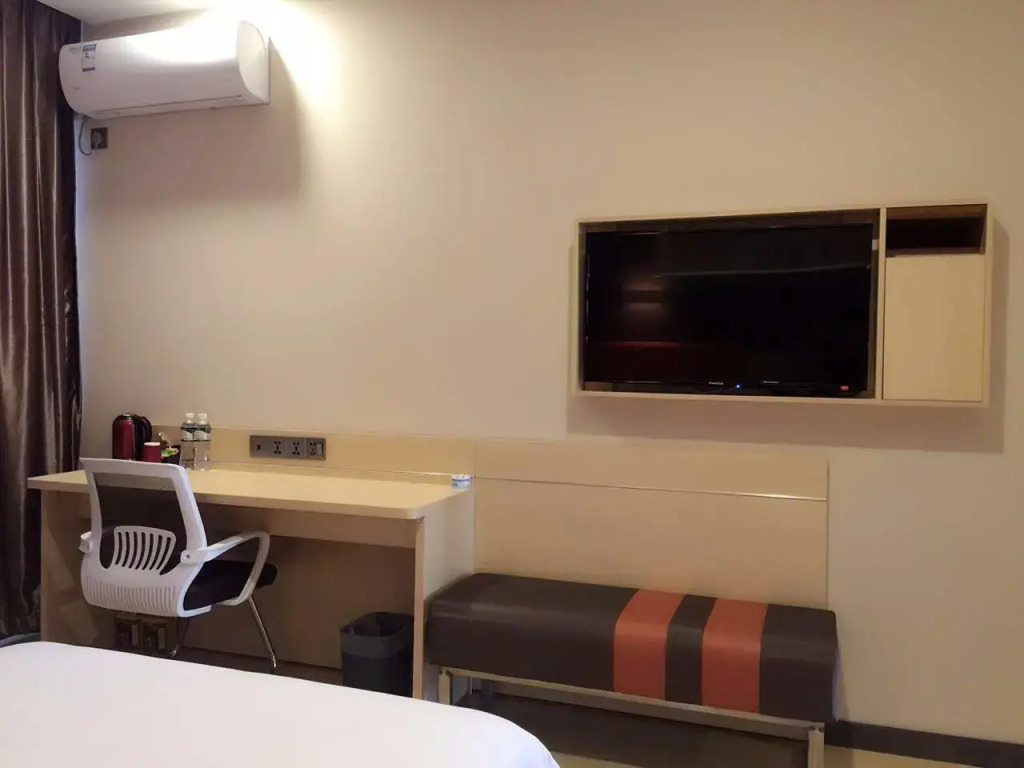 7 Days Premium·Dalian Changxing Island Santang Commercial Street [High-end Budget Hotel]