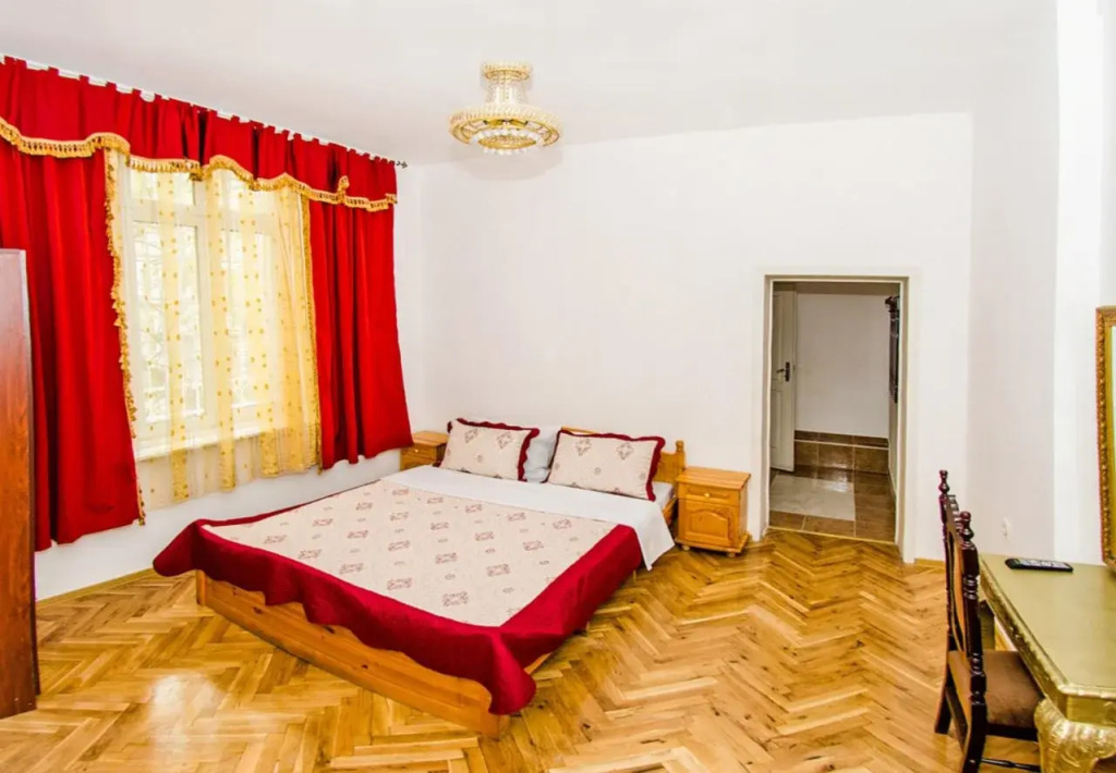 Ivani Hostel and B&B