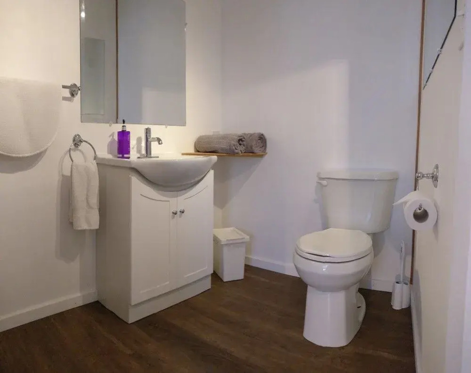 Tofino Travellers Guesthouse