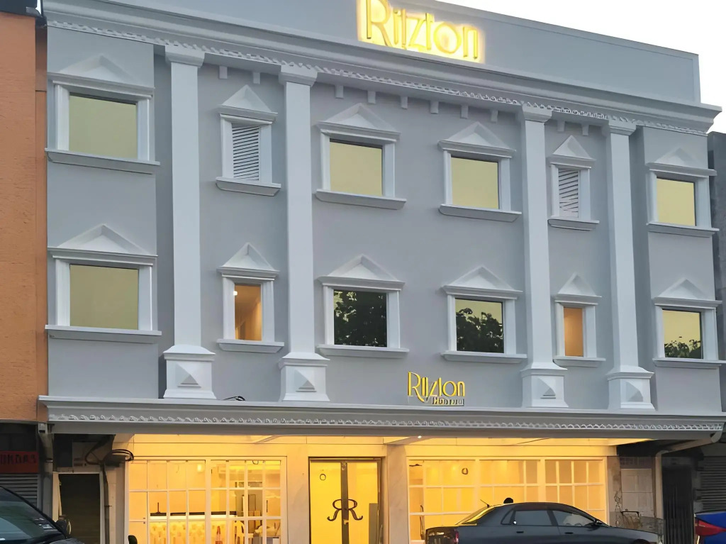 Ritzton Hotel