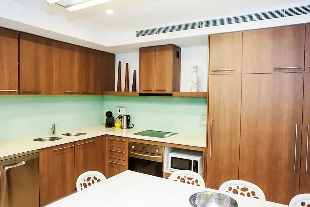 Temple 313 Recently Refurbished 3BR Apt