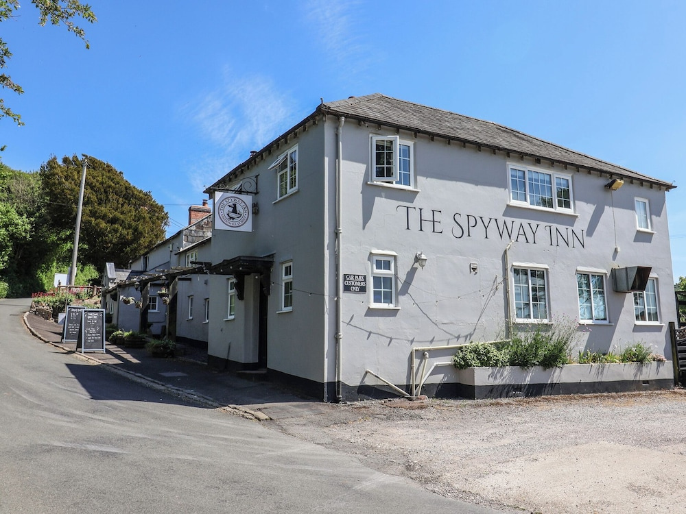 The Spyway Inn