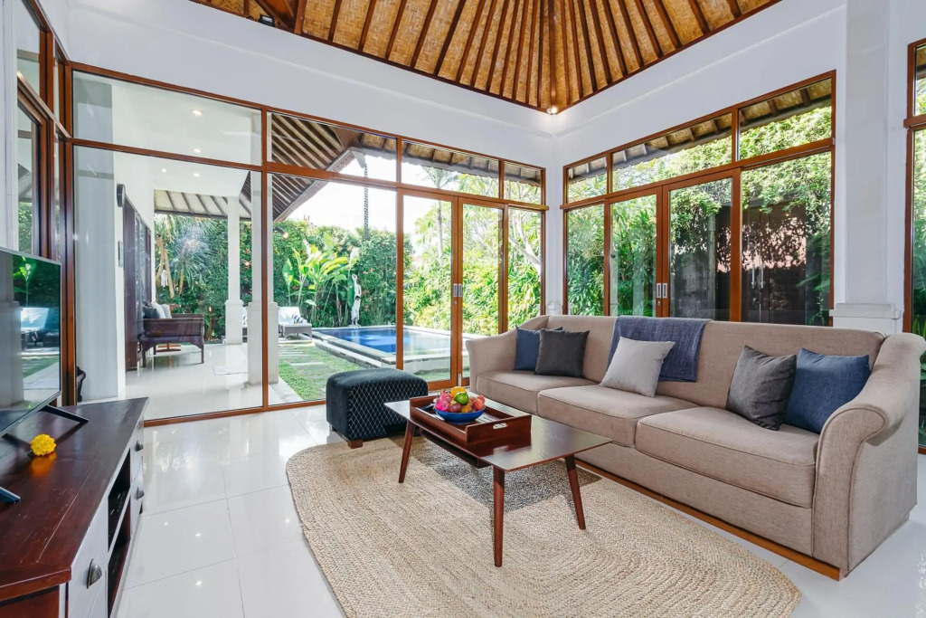5Min WALK TO Beach - PRIVATE POOL MAHAYANA VILLA