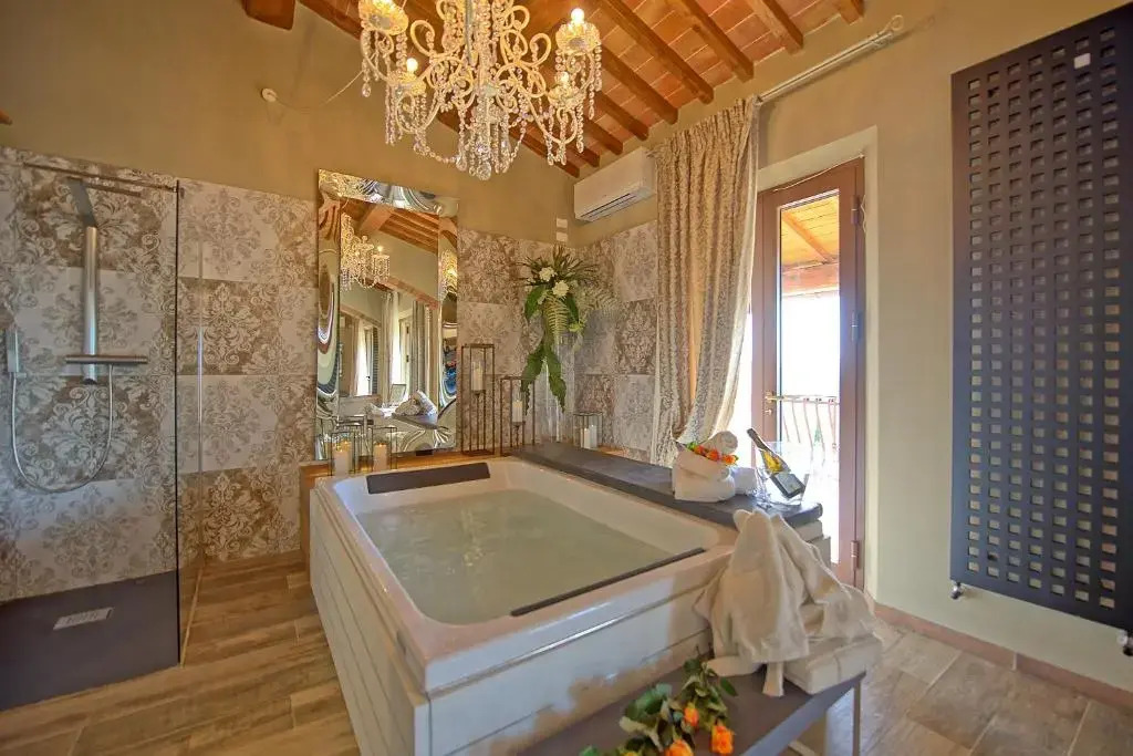 Villa Massimiliano by PosarelliVillas