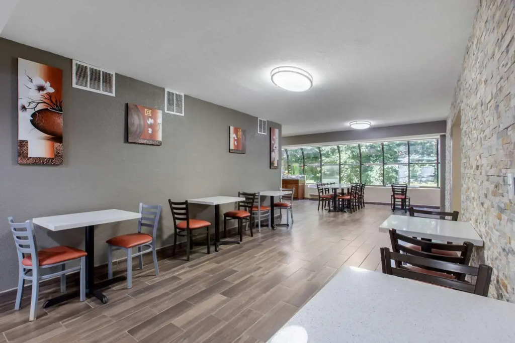 Econo Lodge Coliseum Area
