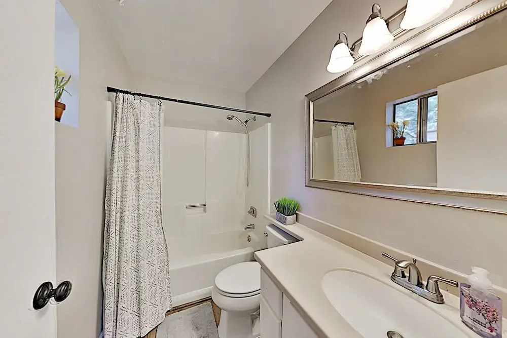 3330smoo 4 Bedroom Home