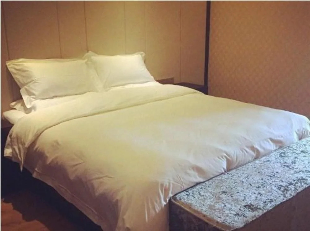 Shengtang Yishe Hot Spring Resort Hotel