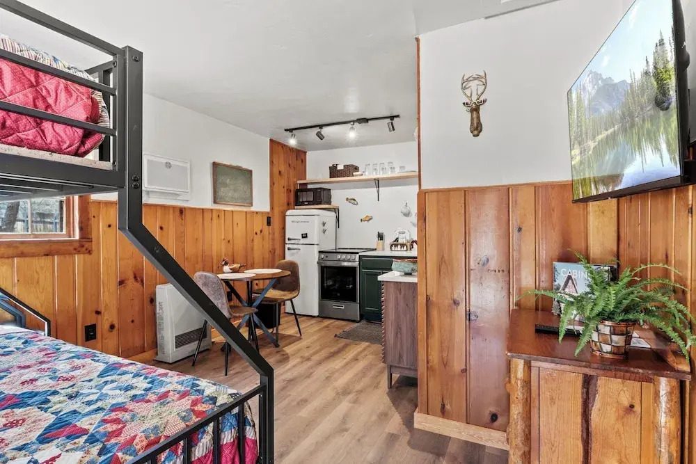 Timber Lodge Cabin 3