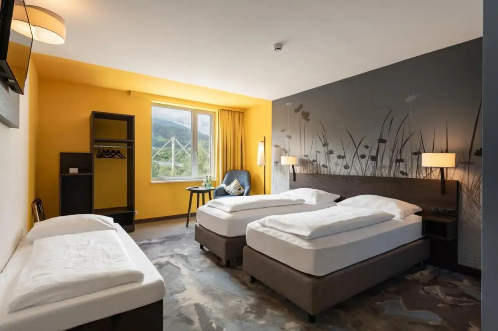 4 Rest Hotel