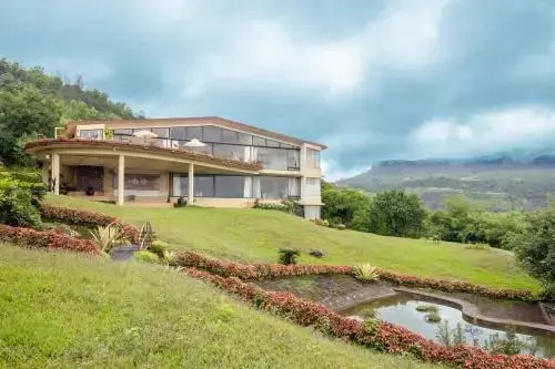 The Glass House by Vista Rooms