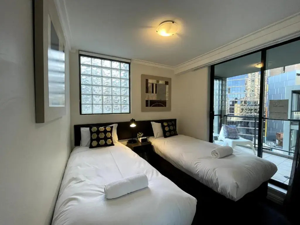 KOZYGURU SYDNEY CBD Family Friendly 3Bed APT NHA653-1702
