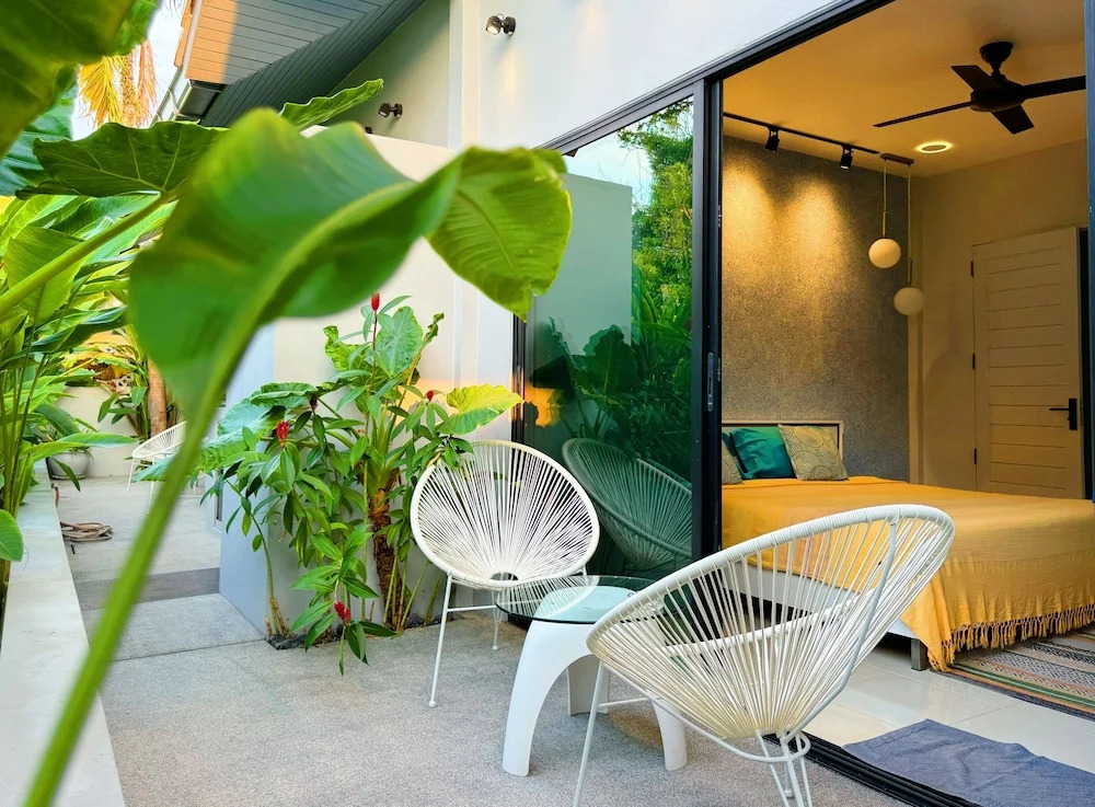 Stylish 3br Pool Villa Walk to Beautiful Naiyang Beach