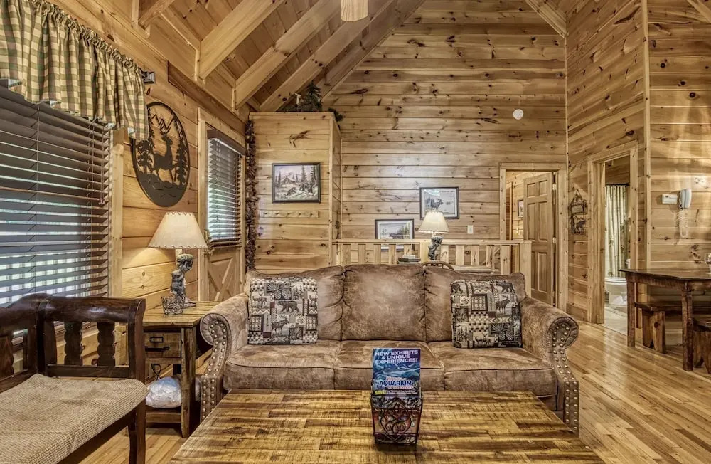 ER66 - Lil Bit of Heaven - Great location, Close to all the action! cabin