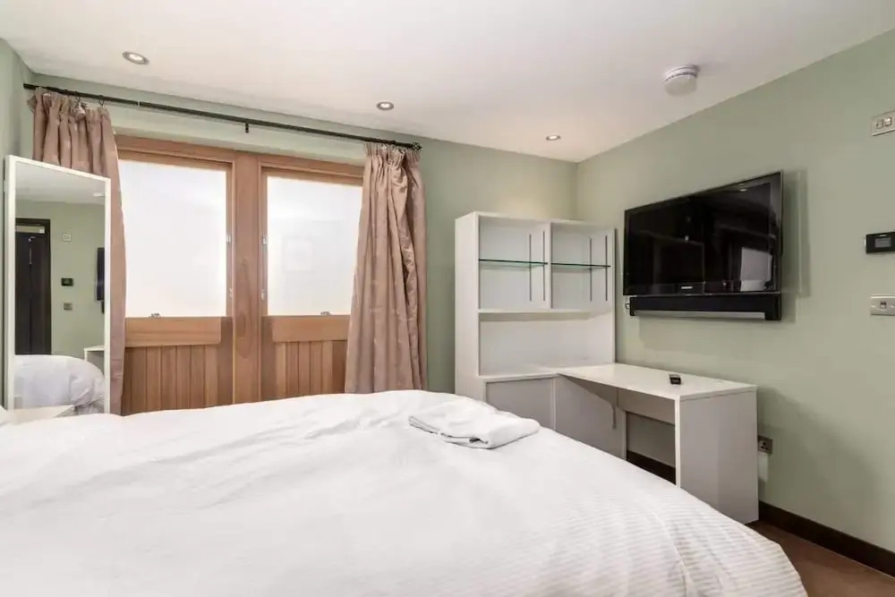 Beautiful 3BR Mews Home, 5min From Paddington