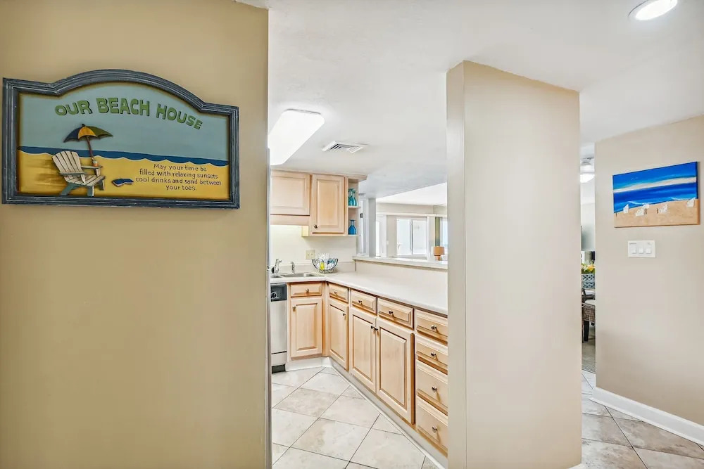 Holiday Surf & Racquet 614 2 Bedroom Condo by RedAwning