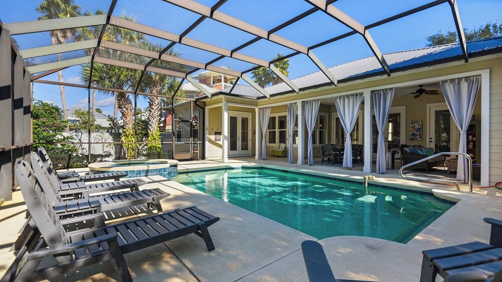 30A Getaway With Private Heated Pool, Hot Tub, and Golf Cart
