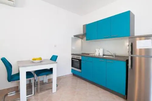 Apartment Milna - with Swimming Pool & Amazing Seaviews, above Bijaka Beach