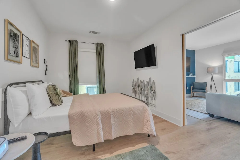 Chic 1-bed In Vibrant Optimist Park 1 Bedroom Apts by RedAwning