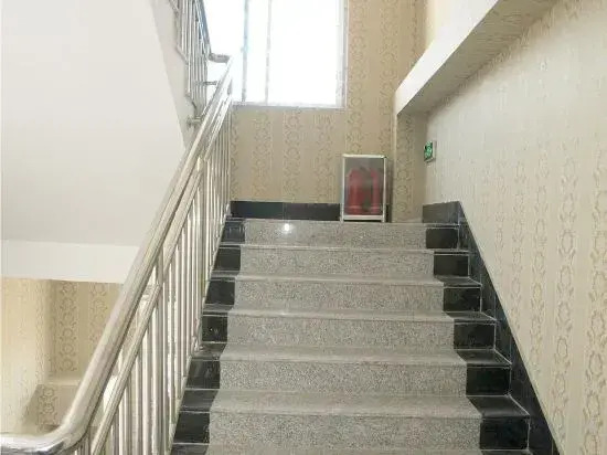 Qingzhu·Junyuan Business Hotel (Binzhou University Branch)