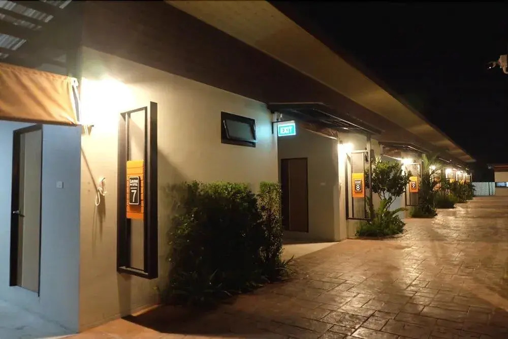 Leona hotel