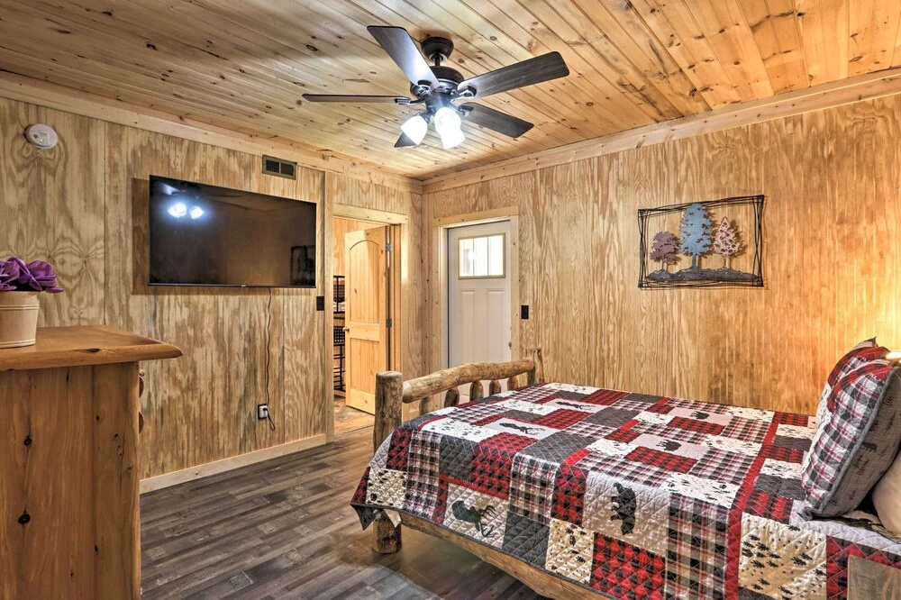 1 Mi to Dtwn Gatlinburg: Cabin w/ Game Room