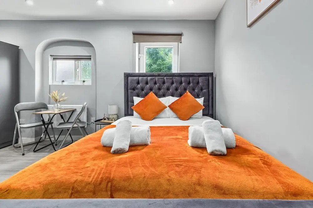Cozy Ensuite Room In Feltham Hearthrow London Tw13