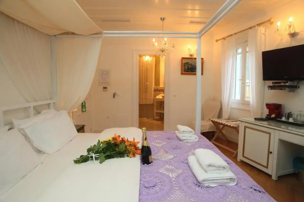 The Aigli 1800 Boutique Hotel