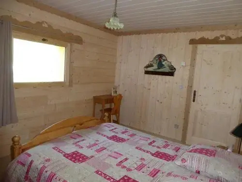 Apartment Agréable rez de jardin dans beau chalet