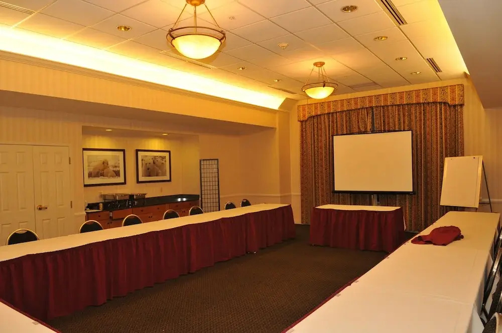 Lakeview Signature Inn Calgary Airport