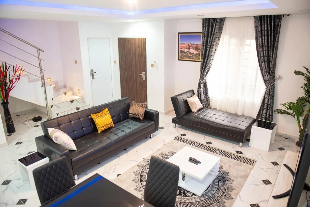Cc & Cg Homes Luxury 3 Bedrooms Apart-24Hrs Elect WIFI Security