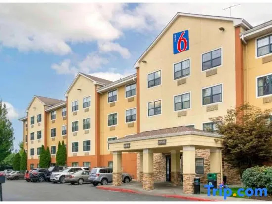 Motel 6 Suites Seattle Kent, WA