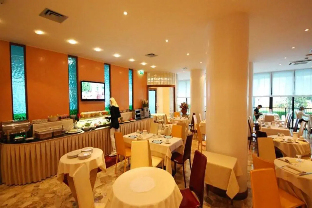 Termini Beach Hotel & Suites