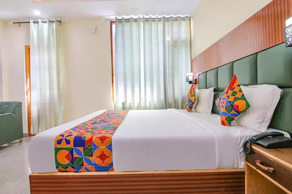 Fabhotel Royal Galaxy