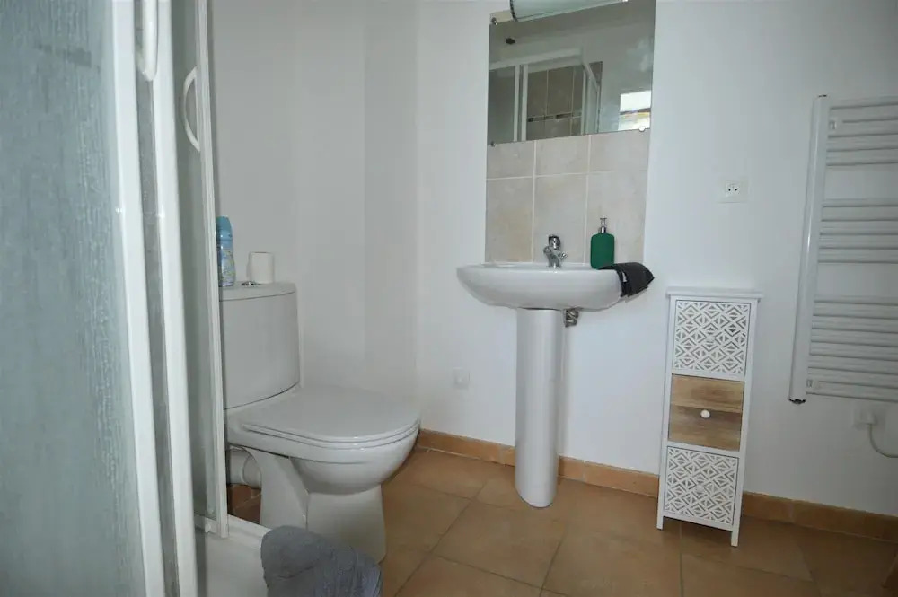 Appartement Lumineux avec Jardin Piscine