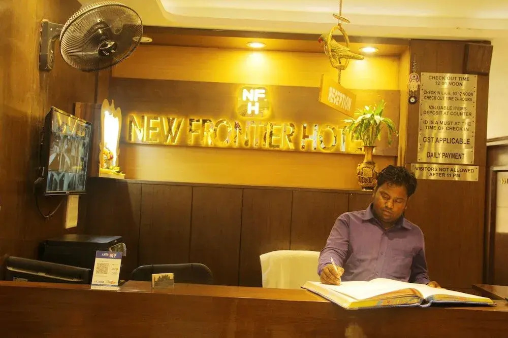 Hotel New Frontier, City Centre - Walk in Chandni Chowk & OLD Delhi Station