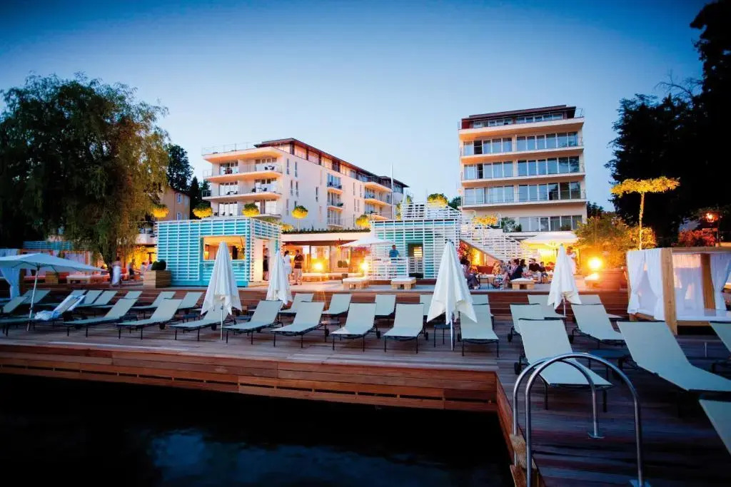 Lakes - My Lake Hotel