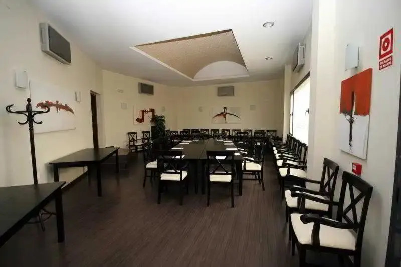 Hotel León Tierra de Vinos