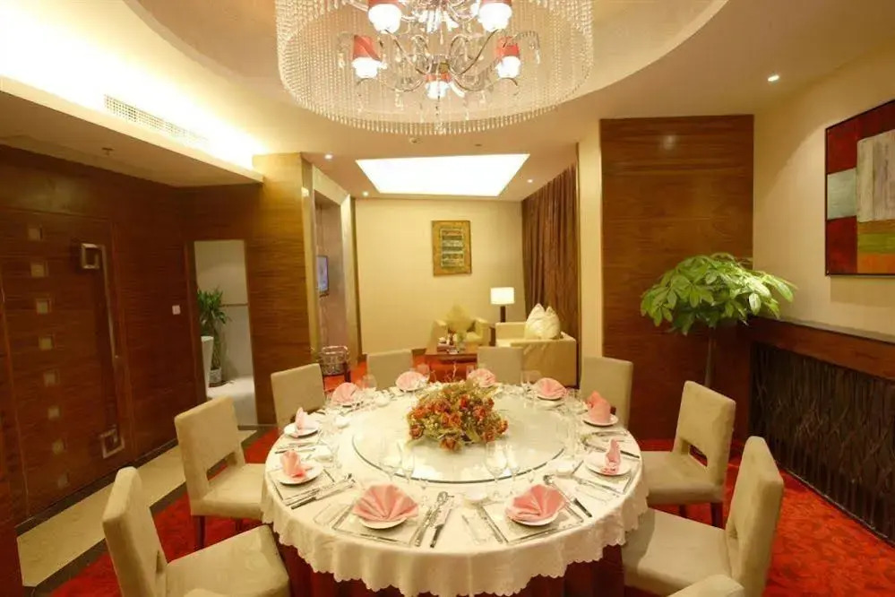 UrCove by Hyatt Tianjin West Railway STN