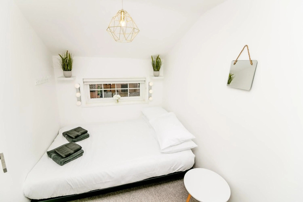 New city house, great location - with parking