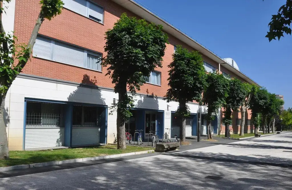 Residencia Resa Tomás Alfaro Fournier