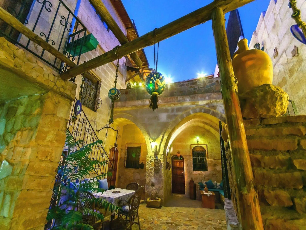 Adanos Konuk Evi