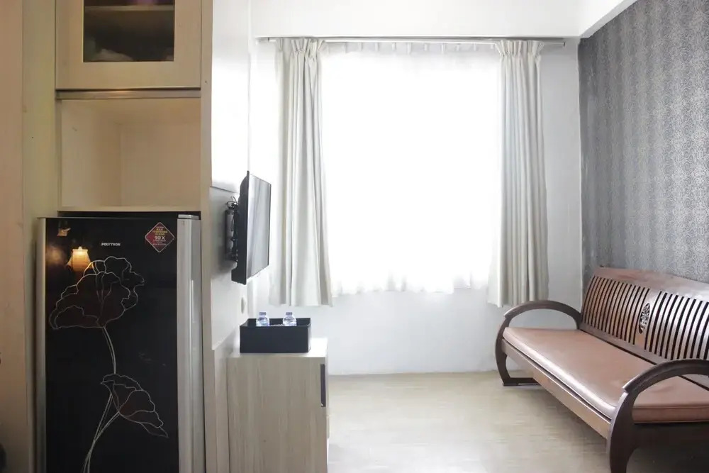 2Br Apartment with Pool View at the Jarrdin Cihampelas by Travelio
