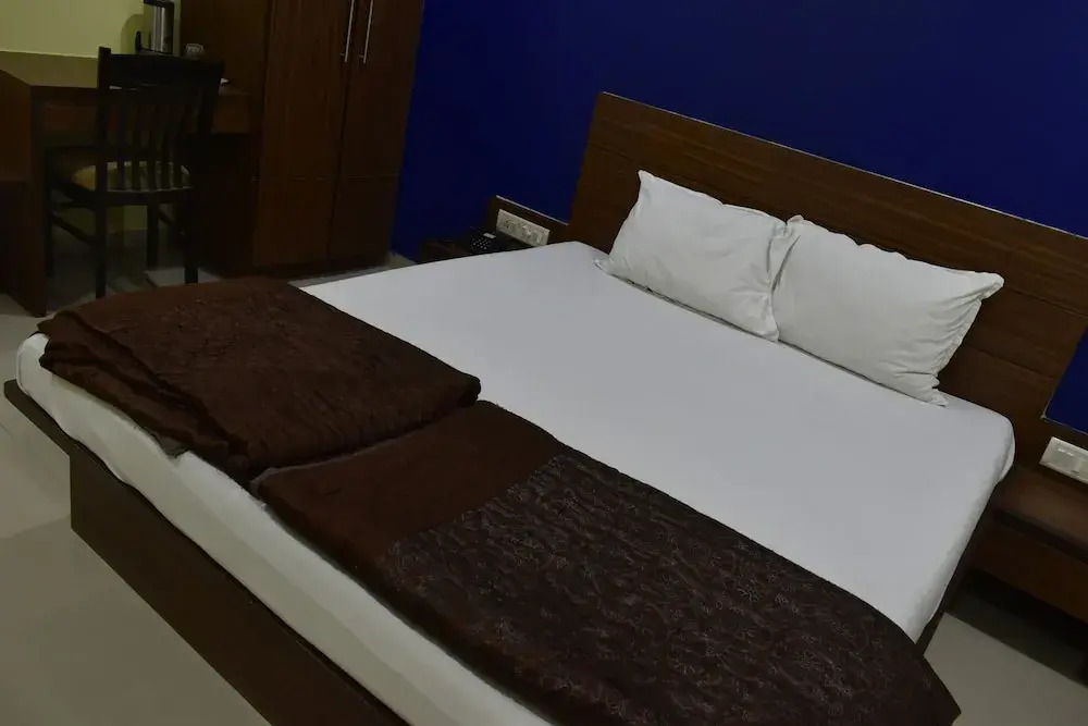 Dolphin Hotel