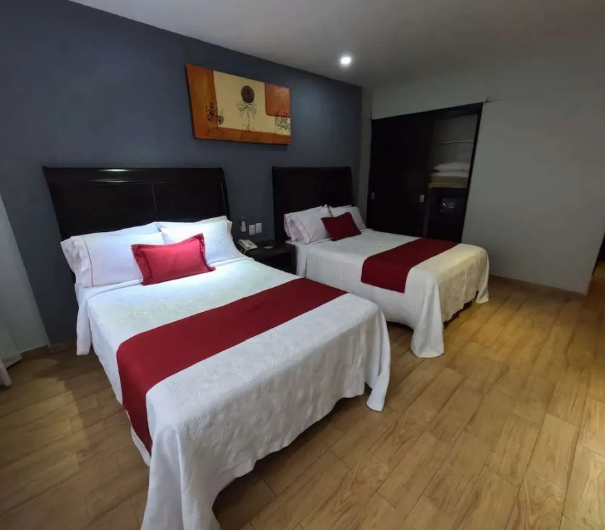 Roma, Suites & Business Center