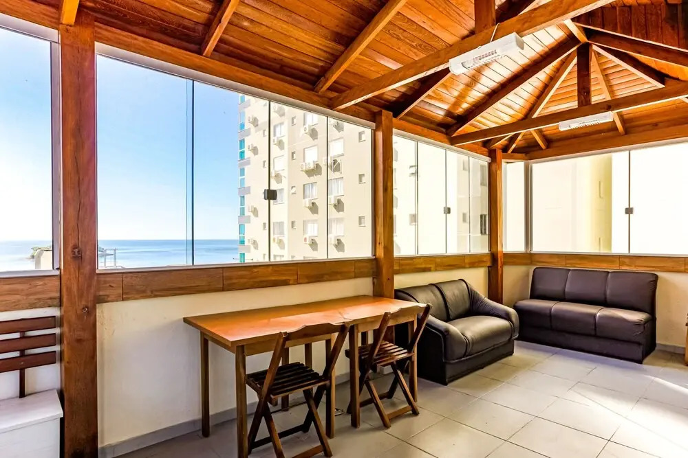Apartamentos a 50 metros do Mar