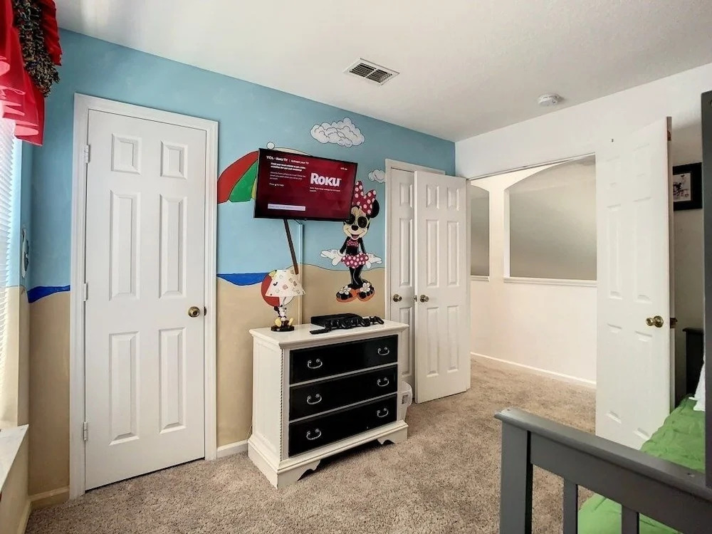 6 Bed Close To Disney In A Gated Resort Community 6 Bedroom Villa by Redawning