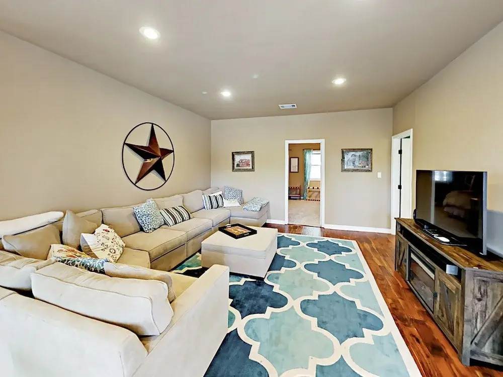 20001 Hamilton Pool Road Home 6 Bedrooms 3 Bathrooms Home