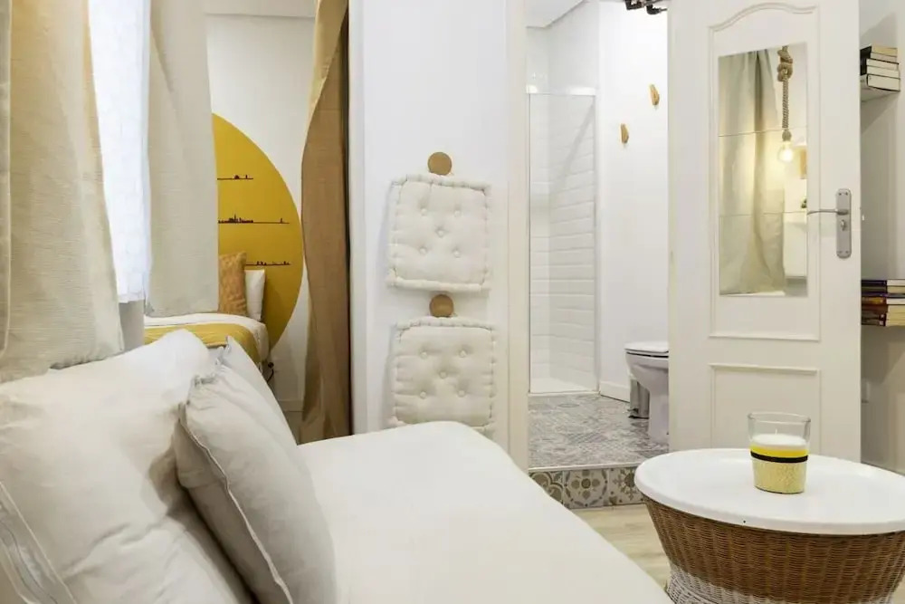 Space-saving Designer Apartment With One Bedroom in Chamberí, Madrid